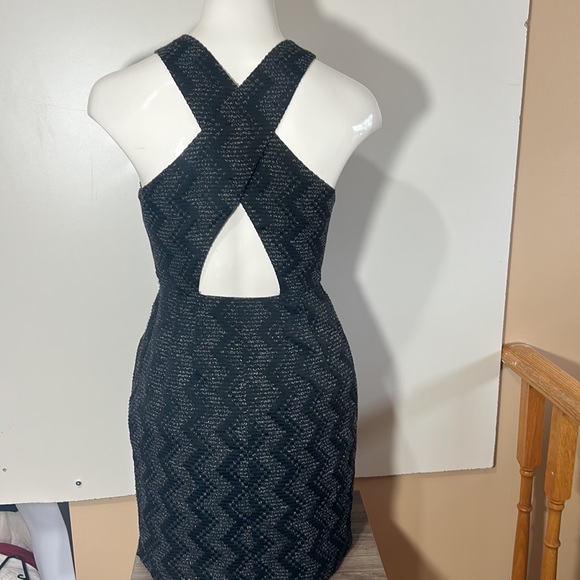 FOREVER 21 BLACK MINI DRESS CRISSCROSS BACK SIDE ZIPPER SILVER SHINY THREADS XS - Picture 3 of 6